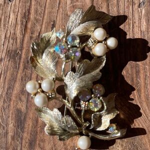 Lisner Vintage Silver Tone Aurora Borealis Brooch